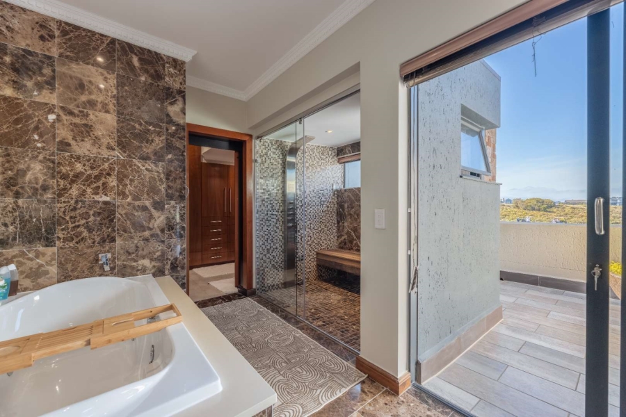 5 Bedroom Property for Sale in Oubaai Western Cape